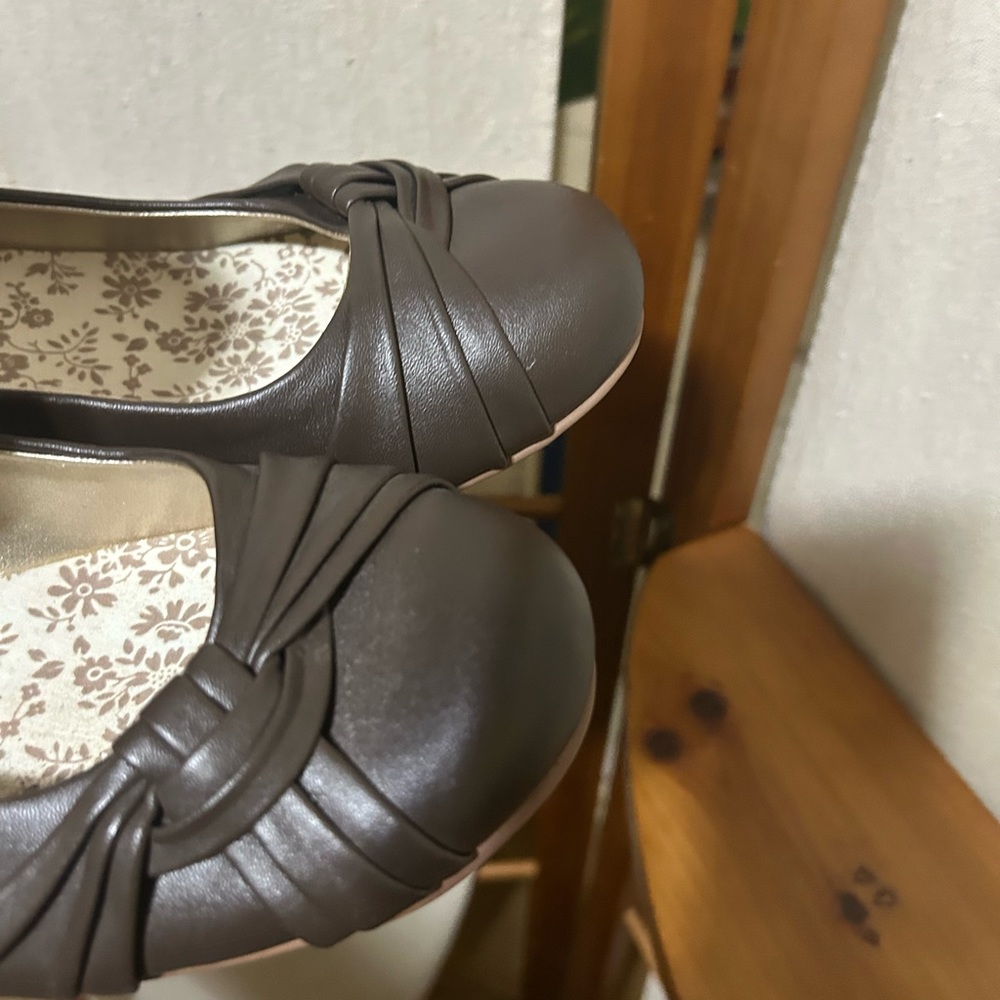 👠American Eagle wedges - Picture 3 of 5